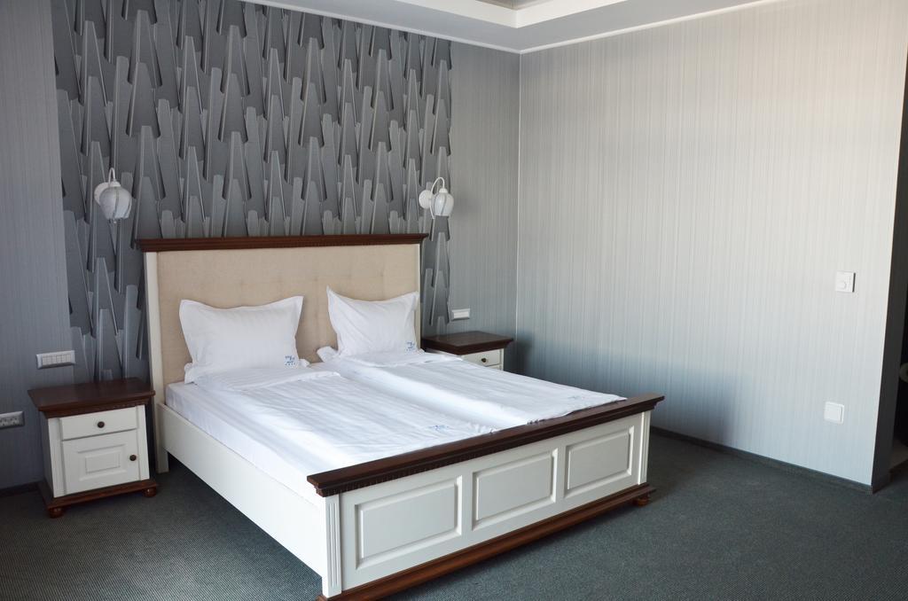 Hotel Spa Ice Resort Ghiroda Luaran gambar