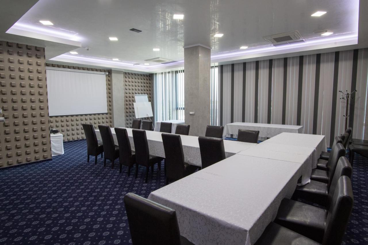 Hotel Spa Ice Resort Ghiroda Luaran gambar