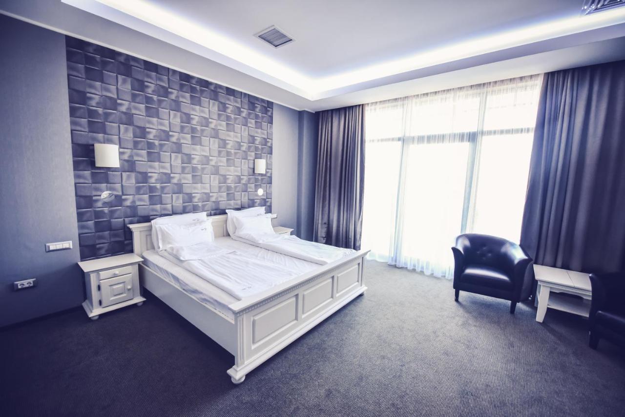 Hotel Spa Ice Resort Ghiroda Luaran gambar