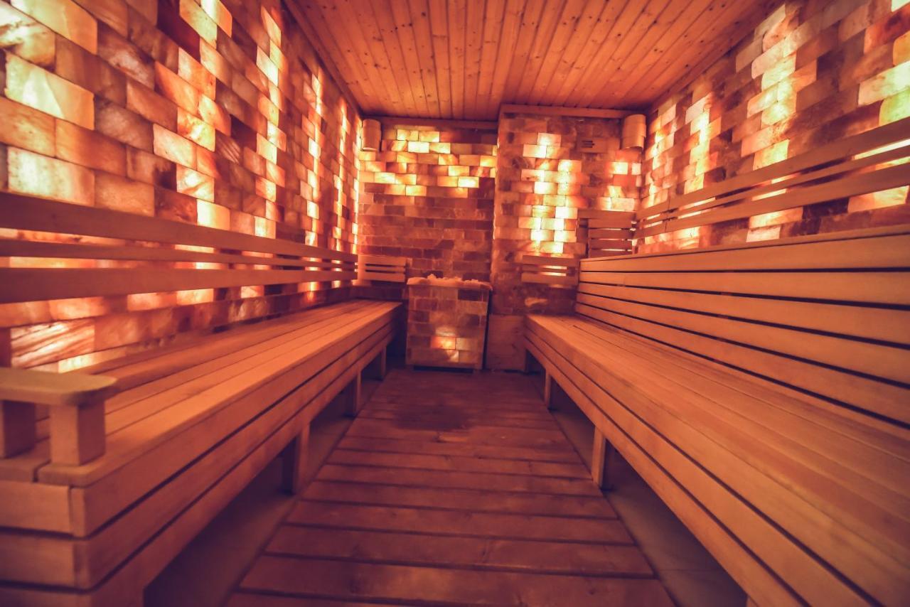 Hotel Spa Ice Resort Ghiroda Luaran gambar